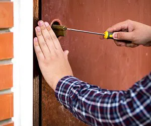 Lock Locksmith Tech Vienna, VA 703-574-6795 - garage-door-locks