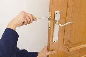 Lock Locksmith Tech Vienna, VA 703-574-6795 - lock-changing